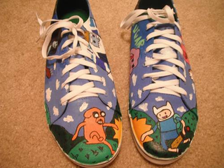 Illustration for article titled Buy my shoooooes! (and maybe also messenger bags!)